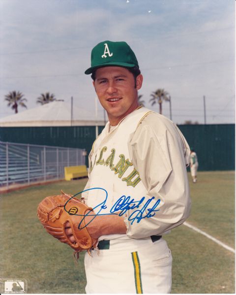 JIM CATFISH HUNTER SIGNED 8X10 PHOTO