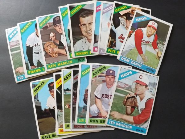 1966 TOPPS SET BUILDER 21 CARD LOT