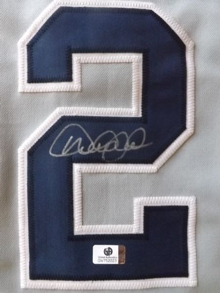 DEREK JETER SIGNED NEW YORK YANKEES JERSEY