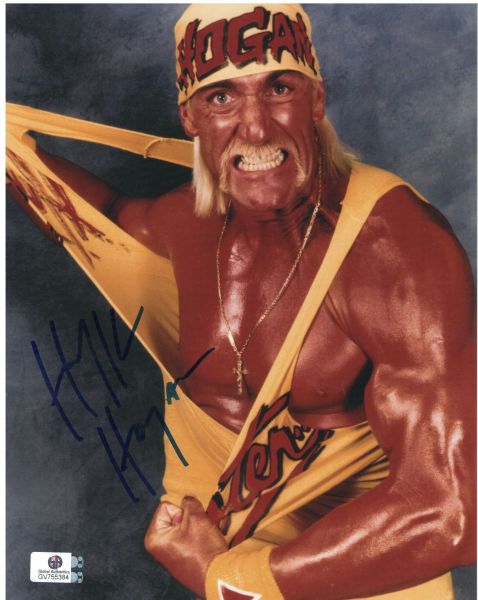 HULK HOGAN SIGNED 8X10 PHOTO