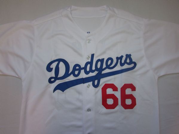 YASIEL PUIG SIGNED WHITE L.A. DODGERS JERSEY