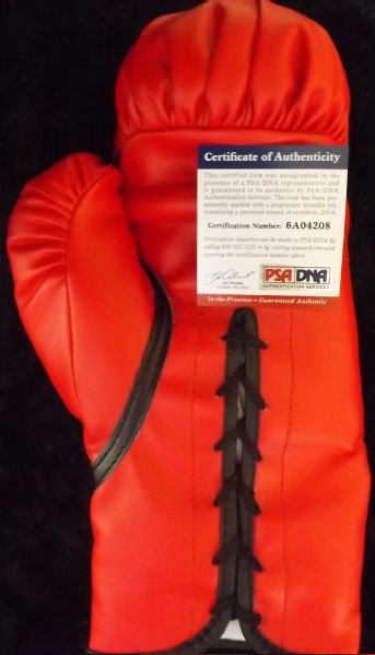 MIKE TYSON SIGNED FULL SIZE EVERLAST BOXING GLOVE PSA/DNA