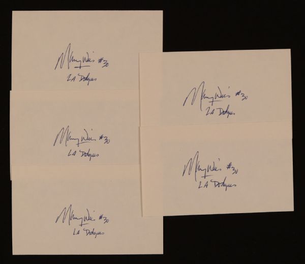 MAURY WILLS SIGNED & INSCRIBED 3X5 INDEX CARDS LOT OF 5