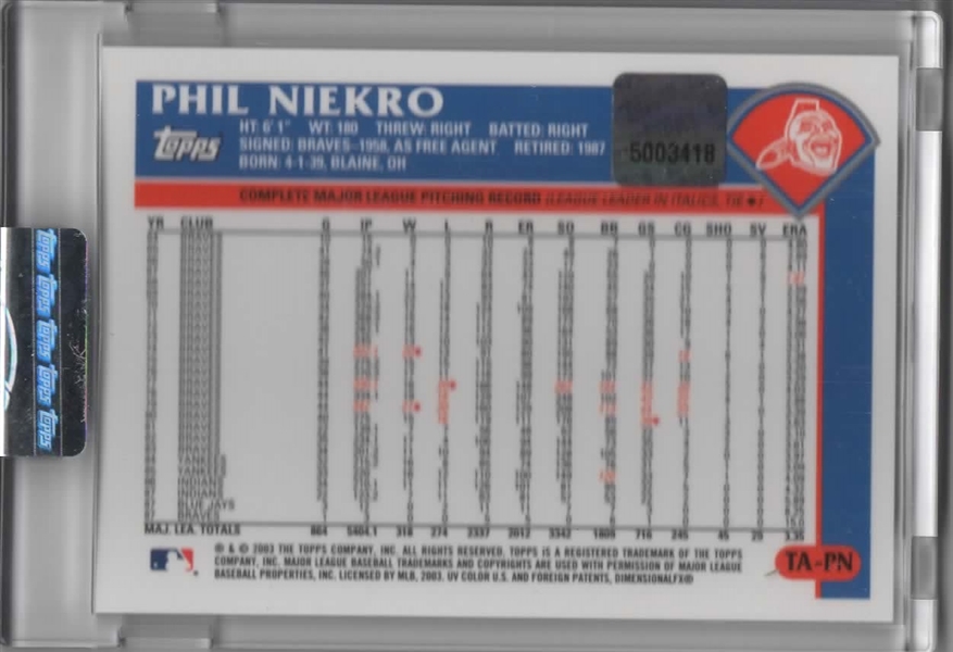 2003 TOPPS RETIRED AUTOS #TA-PN PHIL NIEKRO FACTORY SEALED & CERTIFIED