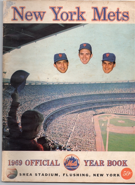 ---1969 NEW YORK MIRACLE METS BASEBALL TEAM OFFICIAL YEAR BOOK---