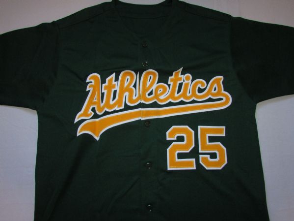 MARK MCGWIRE SIGNED OAKLAND A'S JERSEY