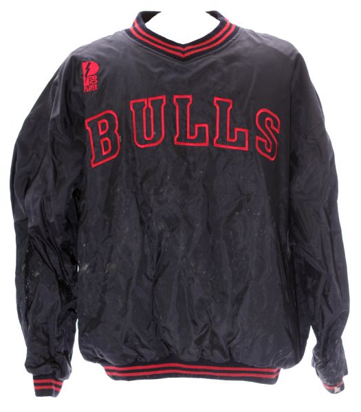 1990'S CHICAGO BULLS PRO PLAYER LINED NYLON PULLOVER JACKET