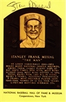 --STAN MUSIAL SIGNED YELLOW HoF PLAQUE POSTCARD 